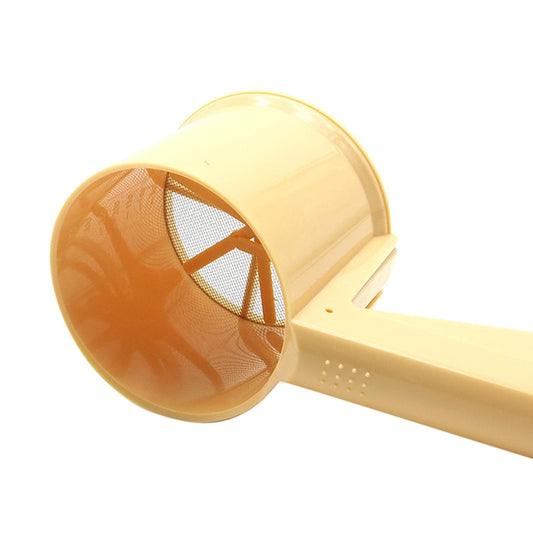 Plastic Flour Sifter: Ideal for Baking with Easy Icing and Sugar Straining!