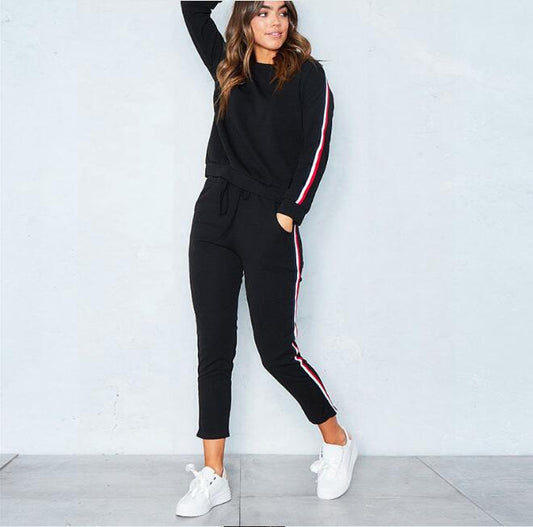 Empower Your Every Move: Comfy Women's 2-Piece Tracksuit - Style That Moves With You