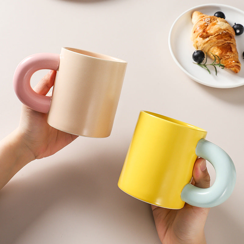 Enjoy Every Sip with Our Stylish Thick Handle Ceramic Cup - Ideal for Your Morning Coffee or Tea